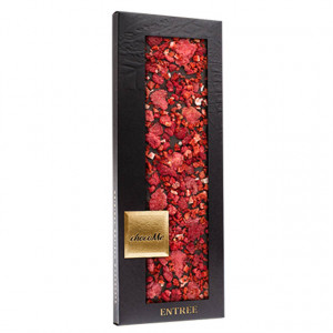 Tableta de ciocolata artizanala neagra chocoMe pentru vin Pinot Noir cu petale de trandafir, zmeura, capsuni 110g