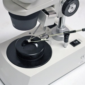 Clesti de prindere piese pentru microscop